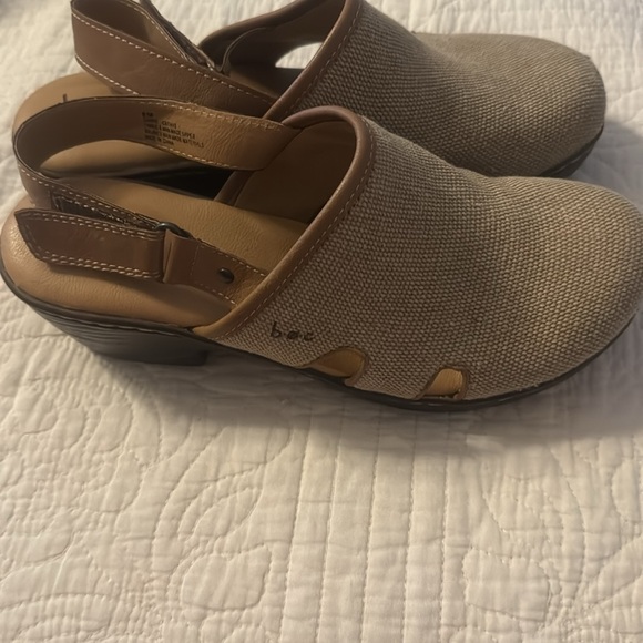 B.O.C. Textured Fabric Clogs Sz 8 - Picture 3 of 6